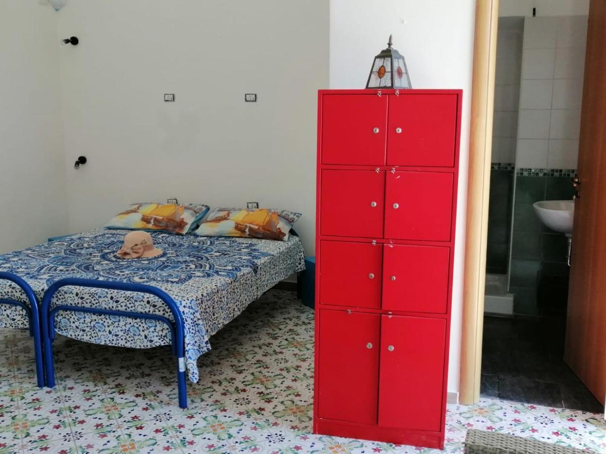 Hostel Brikette Позитано Екстериор снимка